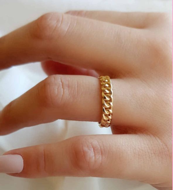 14 Carat Gold Chain Pattern Eternity Ring - 3