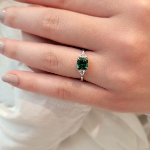 Diamond Cushin Cut Emerald Color Silver Women's Ring - 1