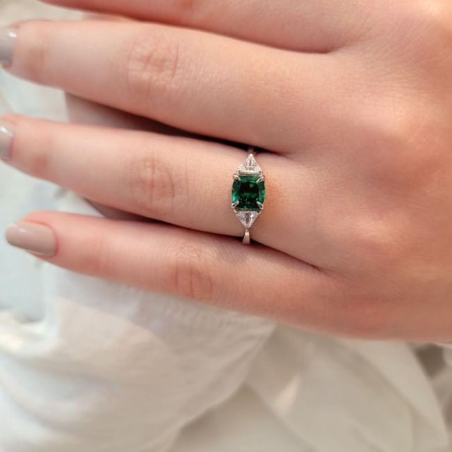 Diamond Cushin Cut Emerald Color Silver Women's Ring - 1