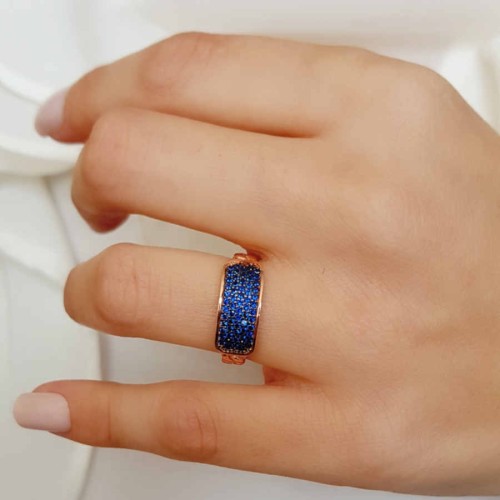Silver Women's Ring with Chain Pattern and Blue Stone - 1