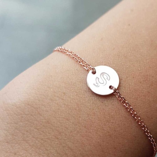 Küçük Yuvarlak Plaka Ş Harfli Rose Gold Gümüş Kadın Bileklik - CNG Jewels