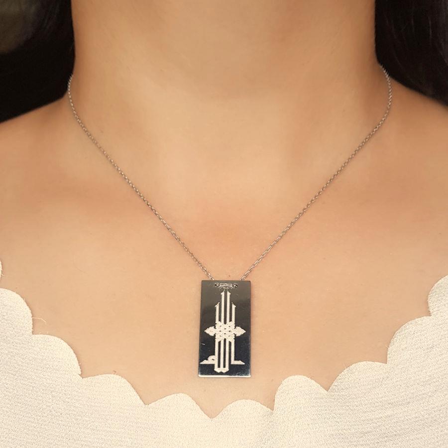 Özel Kufi Hat Sanatı Allah Yazılı Gümüş Kadın Kolye - CNG Jewels (1)