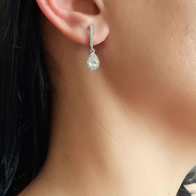 Diamond Model Dangling Drop Solitaire Anturaj Silver Women's Earrings - 1
