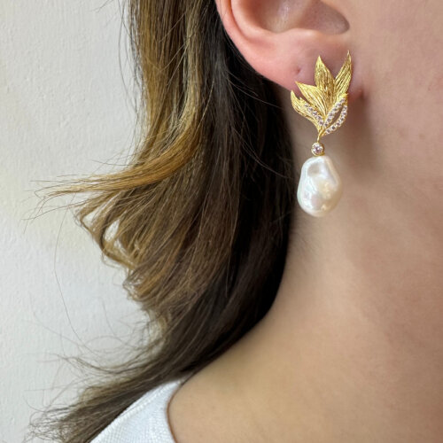 Design Leaf Dangle Amorphous Pearl Women's Silver Earrings - CNG Jewels (1)