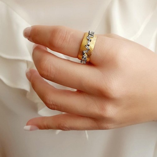 Design Zigzag Baguette Stone Gold Women's Silver Ring - CNG Jewels