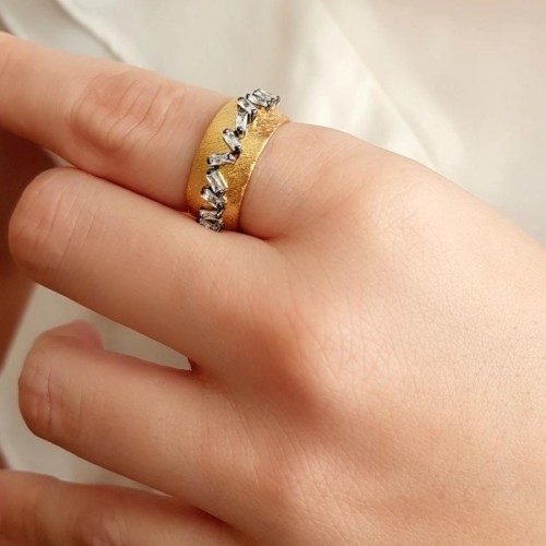 Design Zigzag Baguette Stone Gold Women's Silver Ring - CNG Jewels (1)