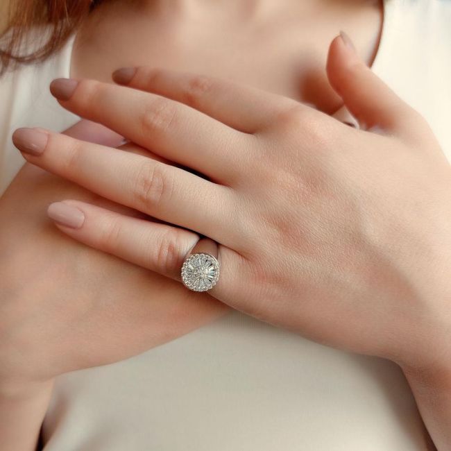 Stoned Silver Knight Women's Pinky Finger Ring - 2