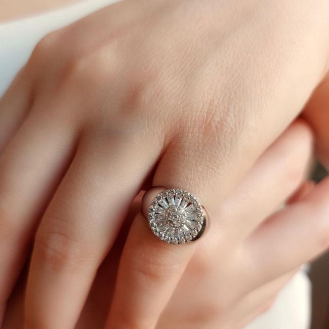 Stoned Silver Knight Women's Pinky Finger Ring - 3